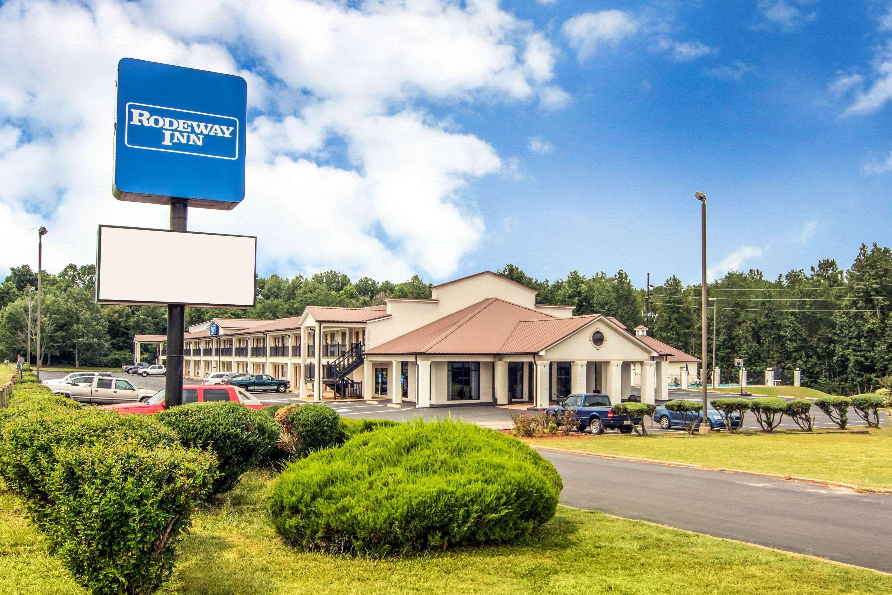 Rodeway Inn 2*